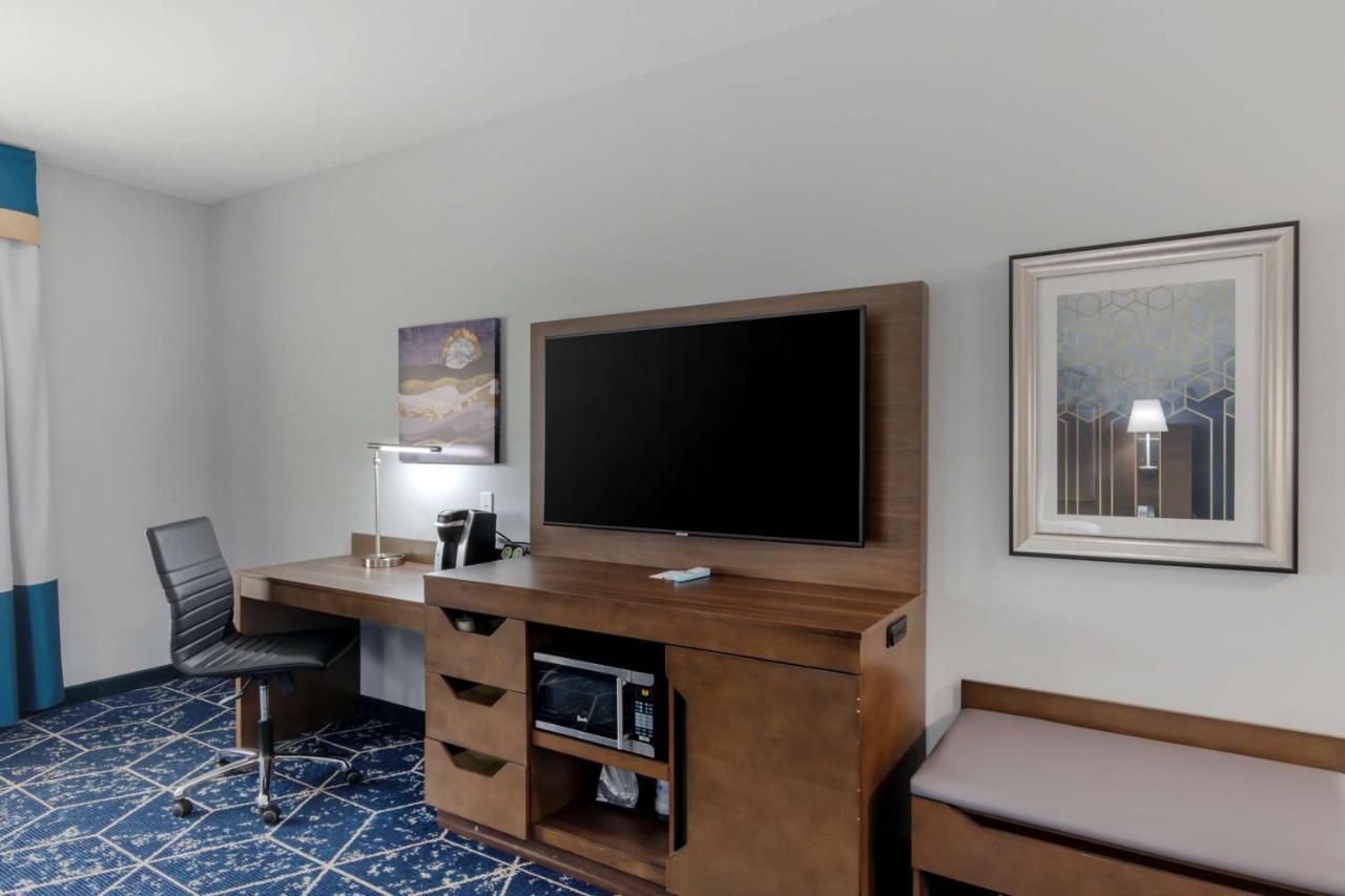 Best Western Plus St. Louis Airport Hotel Woodson Terrace المظهر الخارجي الصورة